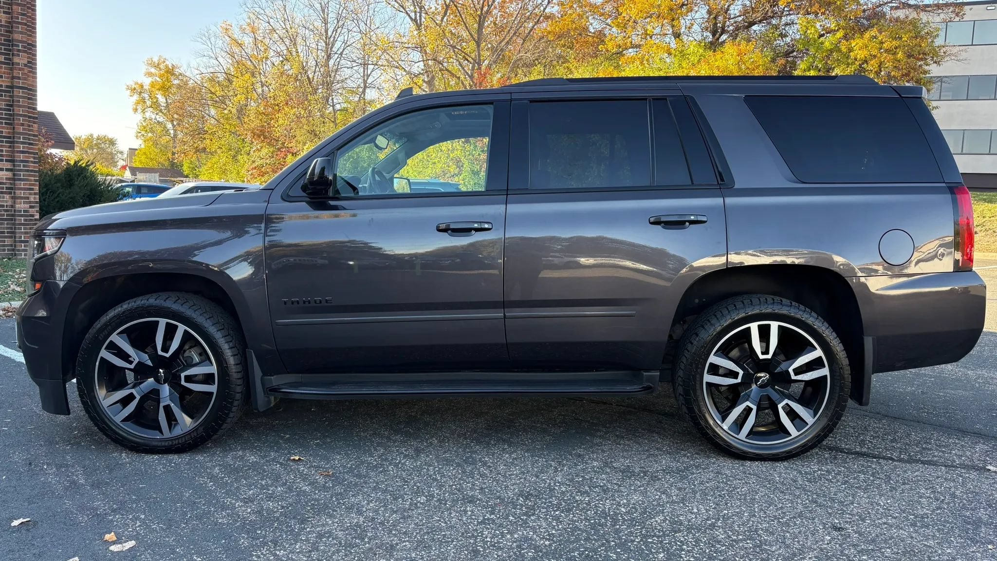 Used 2018 Chevrolet Tahoe Premier AWD/4WD image 5