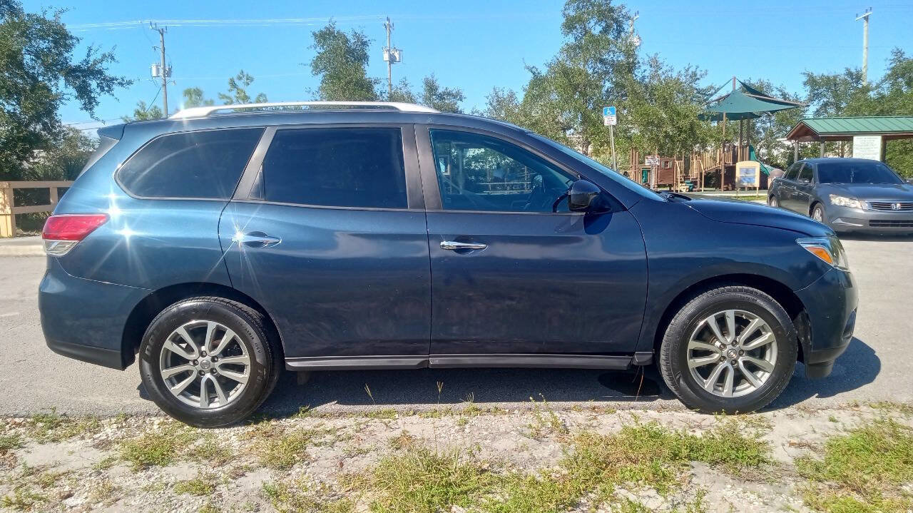 Used 2014 Nissan Pathfinder SV image 5