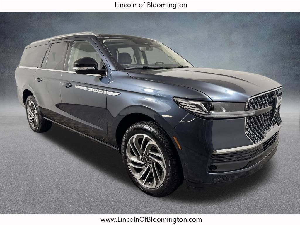 Used 2025 Lincoln Navigator L Reserve AWD/4WD image 11