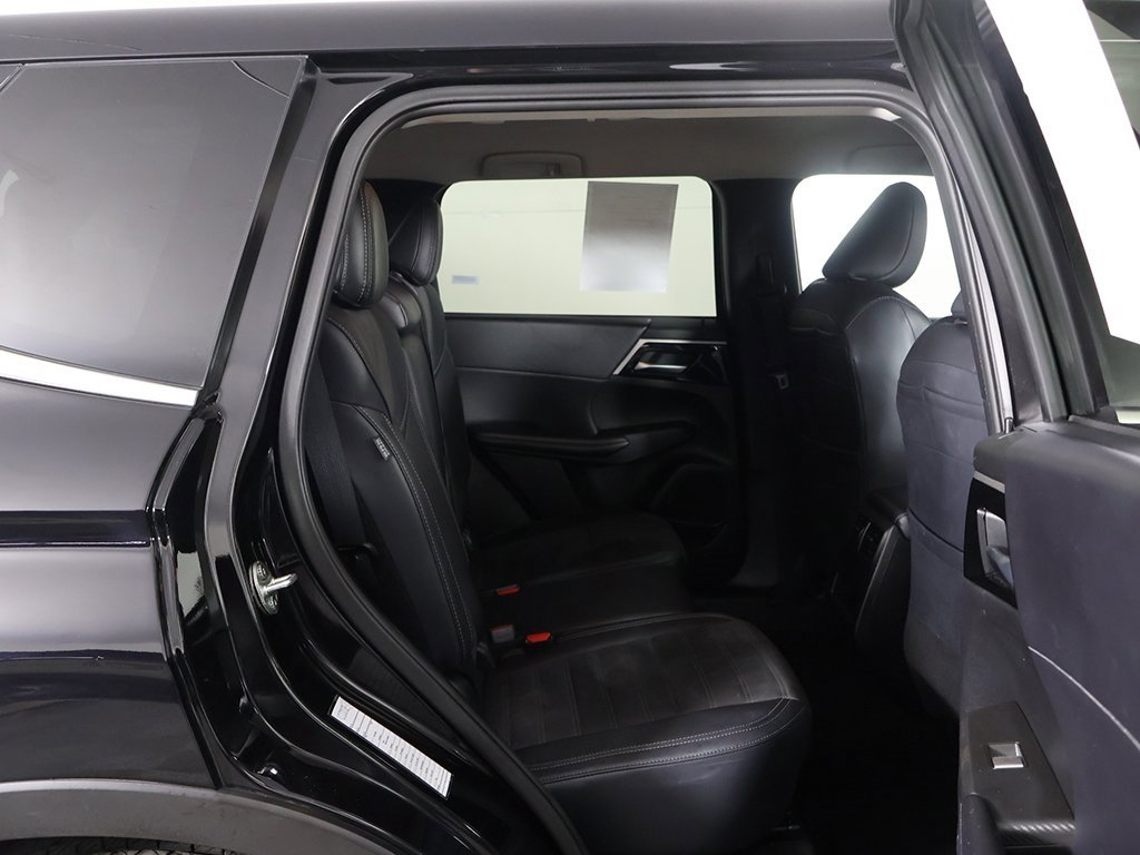 Used 2024 Mitsubishi Outlander SE image 29