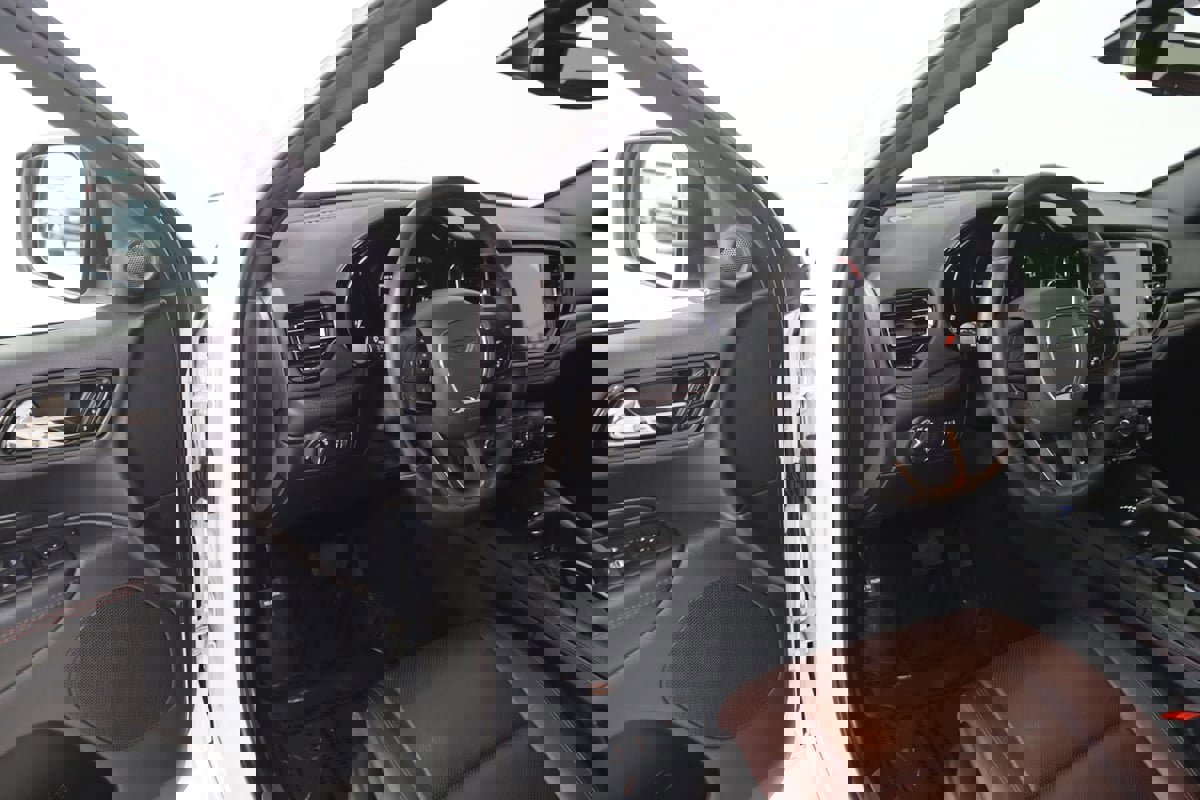 Used 2025 Dodge Durango GT image 50