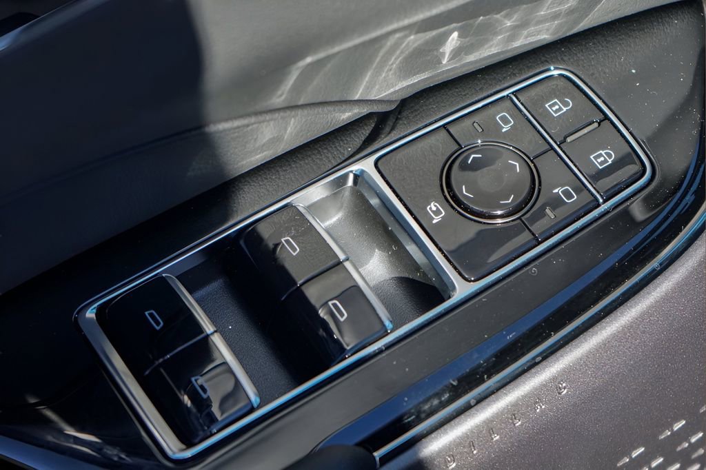 New 2026 Cadillac Lyriq Luxury w/ LPO, Floor Liner Package AWD/4WD image 17