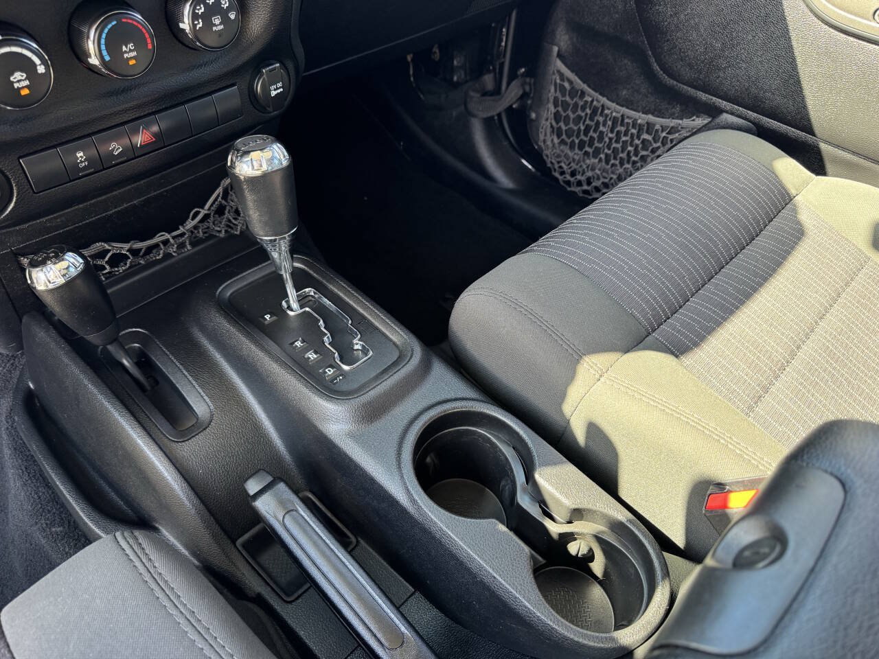 Used 2012 Jeep Wrangler Unlimited Sport AWD/4WD image 22