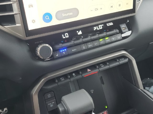 New 2026 Toyota Tundra Limited AWD/4WD image 32
