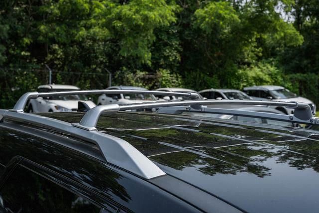 Used 2023 Nissan Pathfinder SL image 18