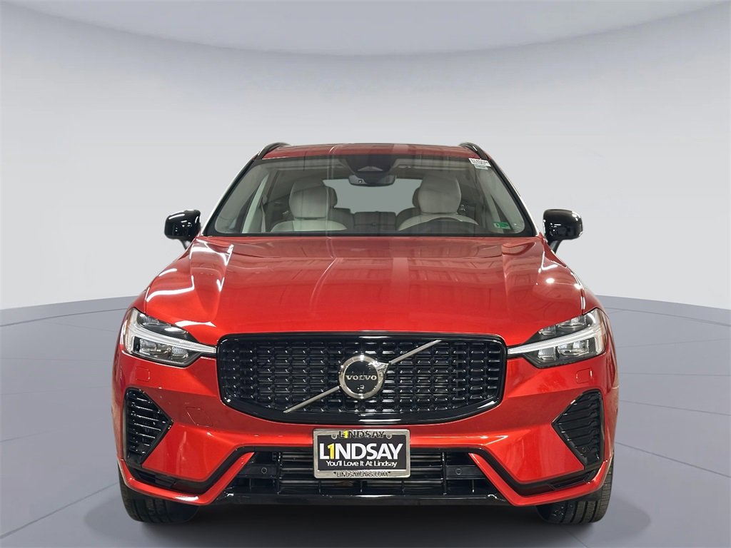 Used 2024 Volvo XC60 T8 Plus w/ Protection Package Premier image 5