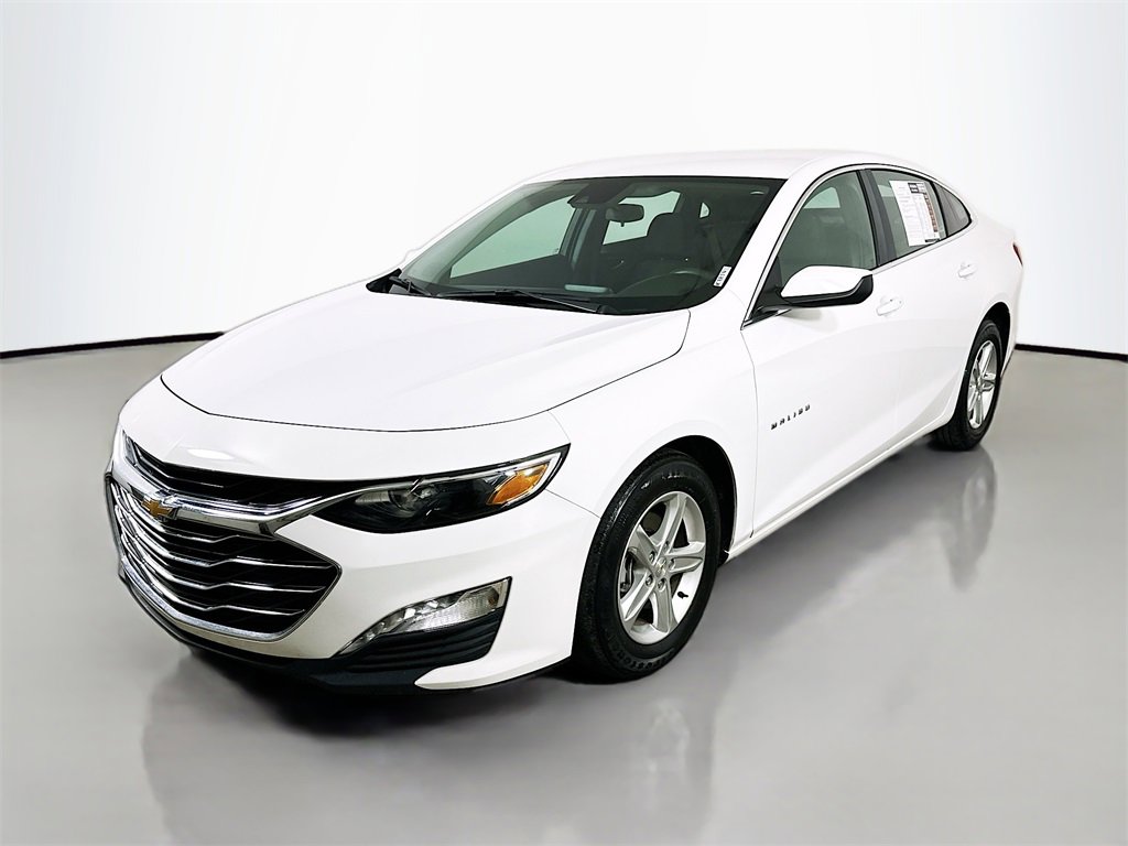 Used 2024 Chevrolet Malibu LT image 3