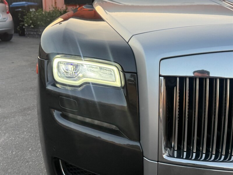 Used 2015 Rolls-Royce Ghost RWD image 4