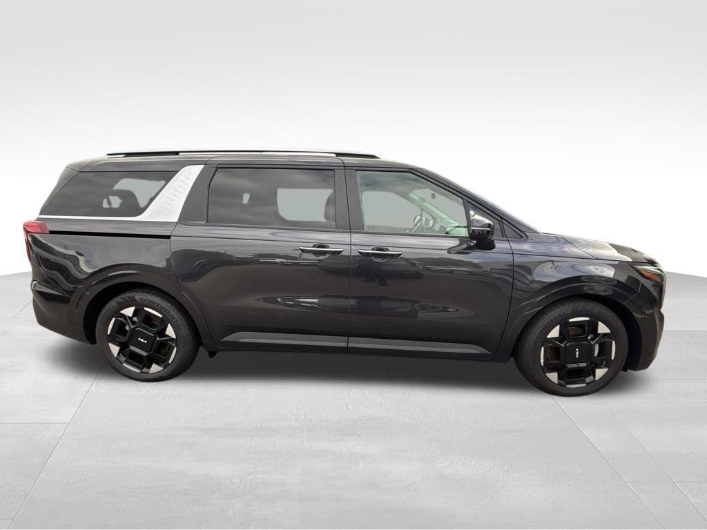 Certified 2026 Kia Carnival EX FWD image 6
