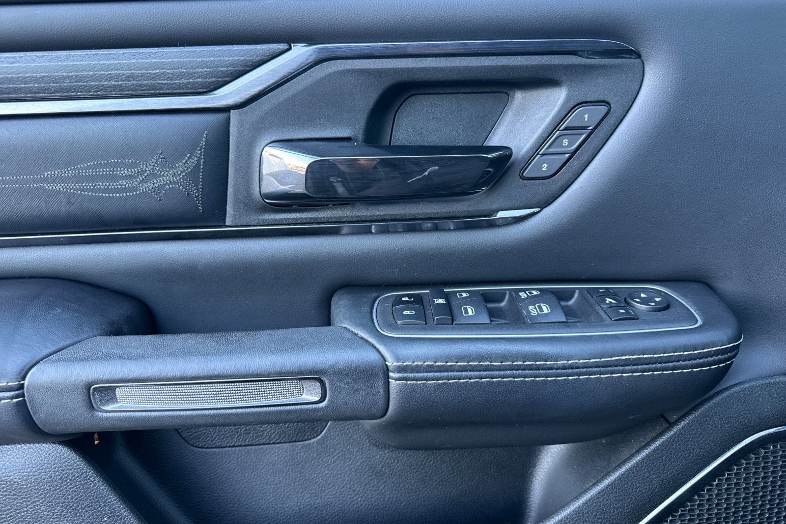 Used 2023 RAM 1500 Limited image 12