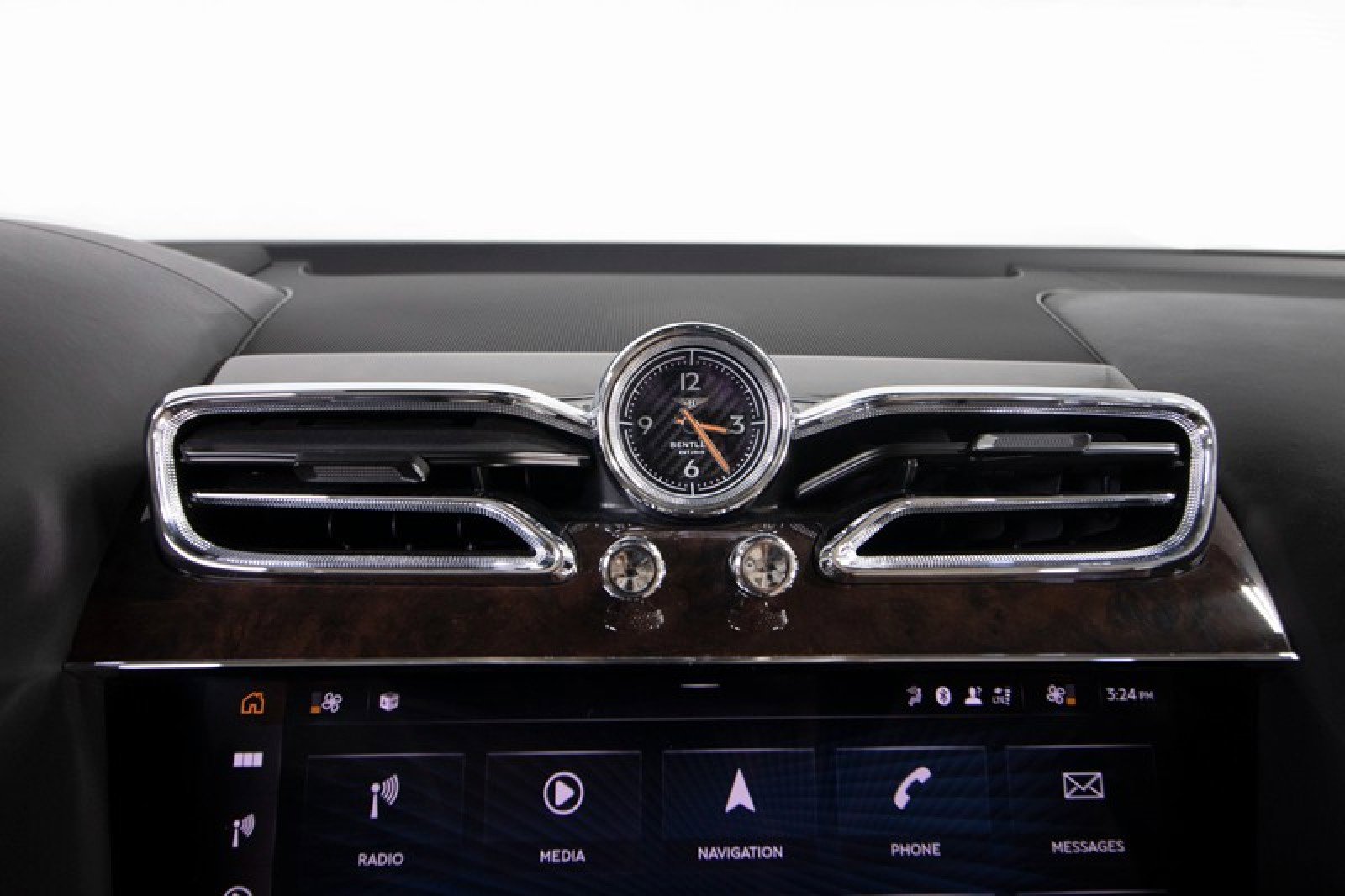 Used 2023 Bentley Bentayga Extended Wheelbase image 25