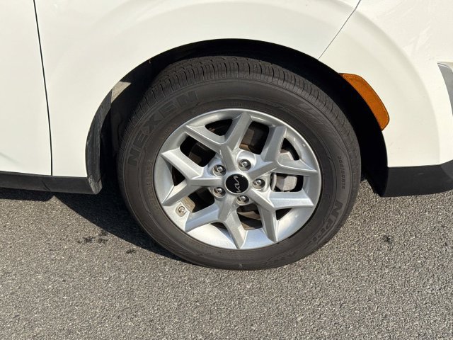 Used 2025 Kia Soul S FWD image 7