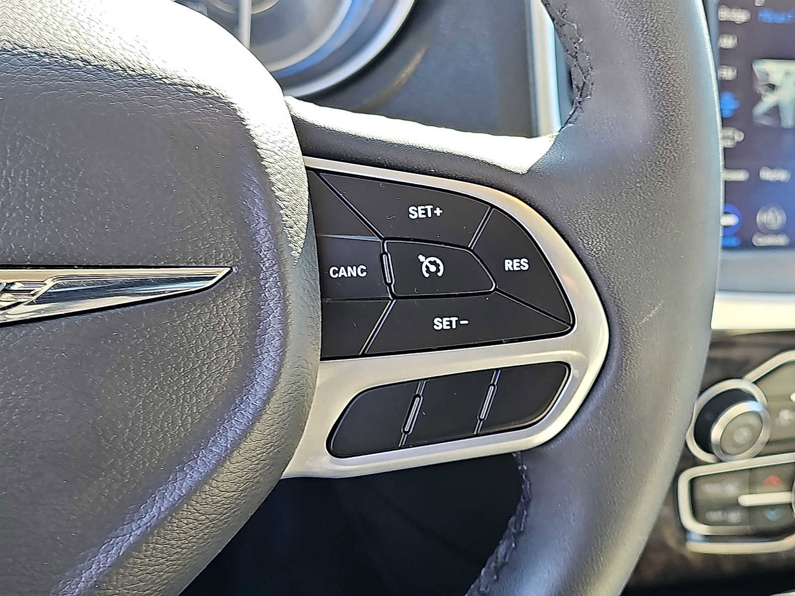 Used 2023 Chrysler 300 Touring L w/ Comfort Group image 23