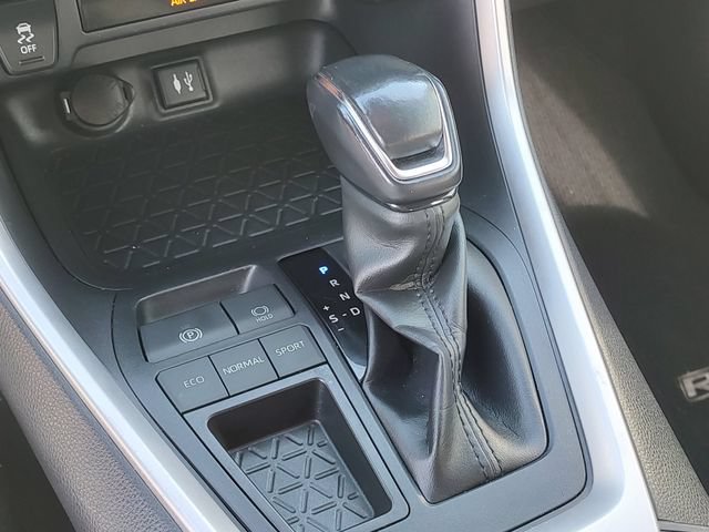 Used 2019 Toyota RAV4 XLE Premium FWD image 18