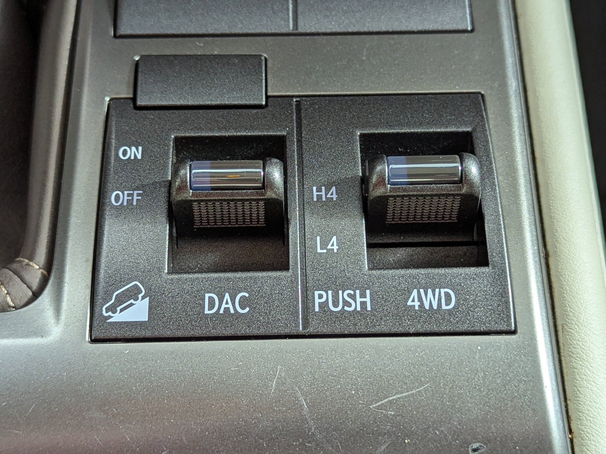 Used 2014 Lexus GX 460 w/ Premium Package image 23