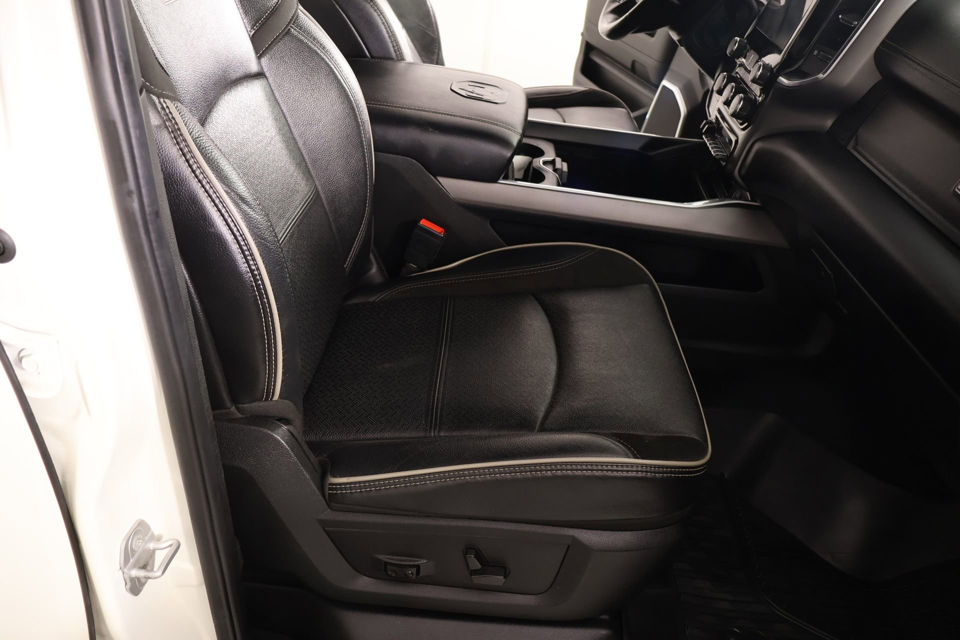 Used 2022 RAM 2500 Laramie image 13