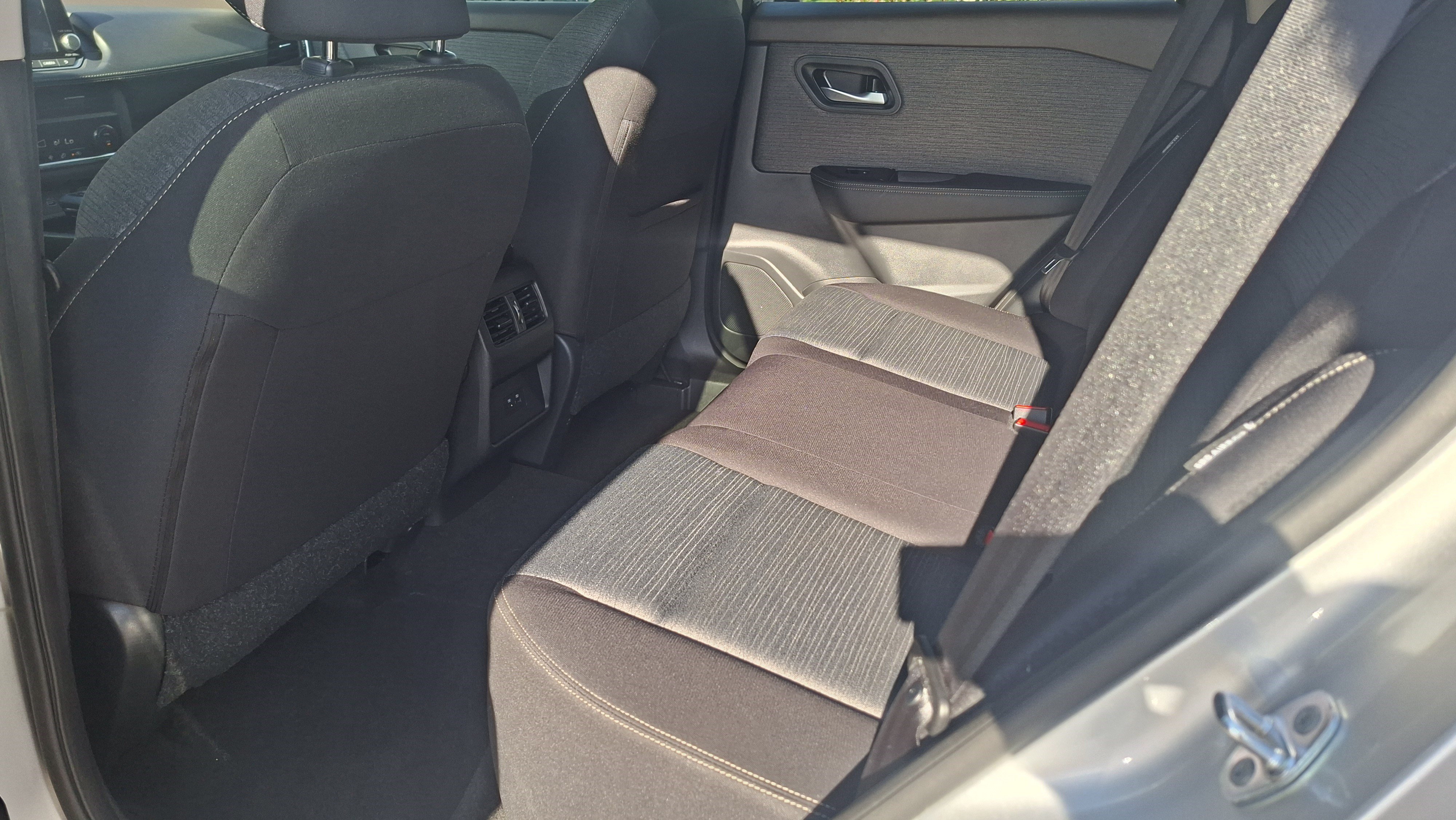 Used 2023 Nissan Rogue SV FWD image 20