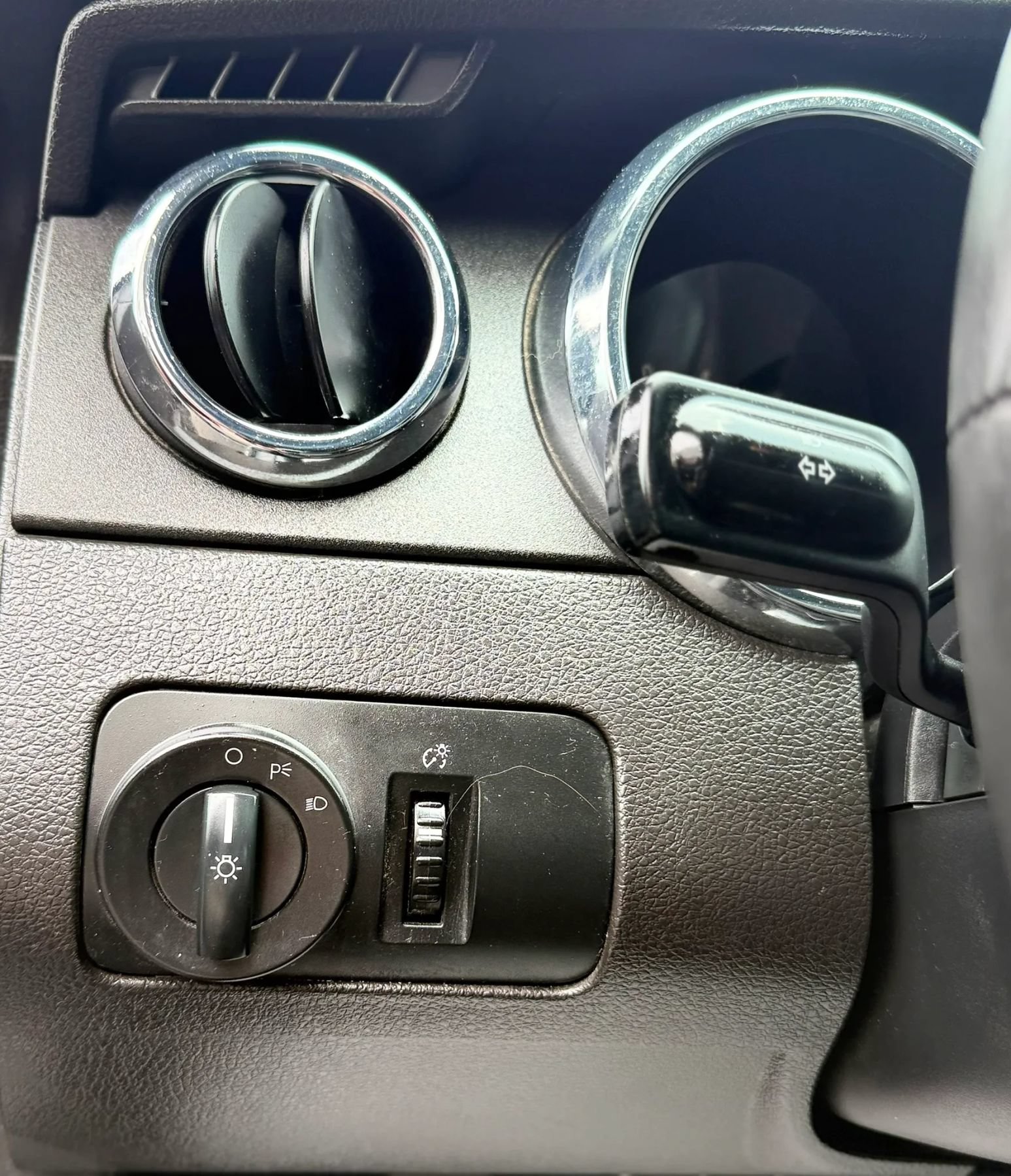 Used 2008 Ford Mustang Convertible RWD image 26