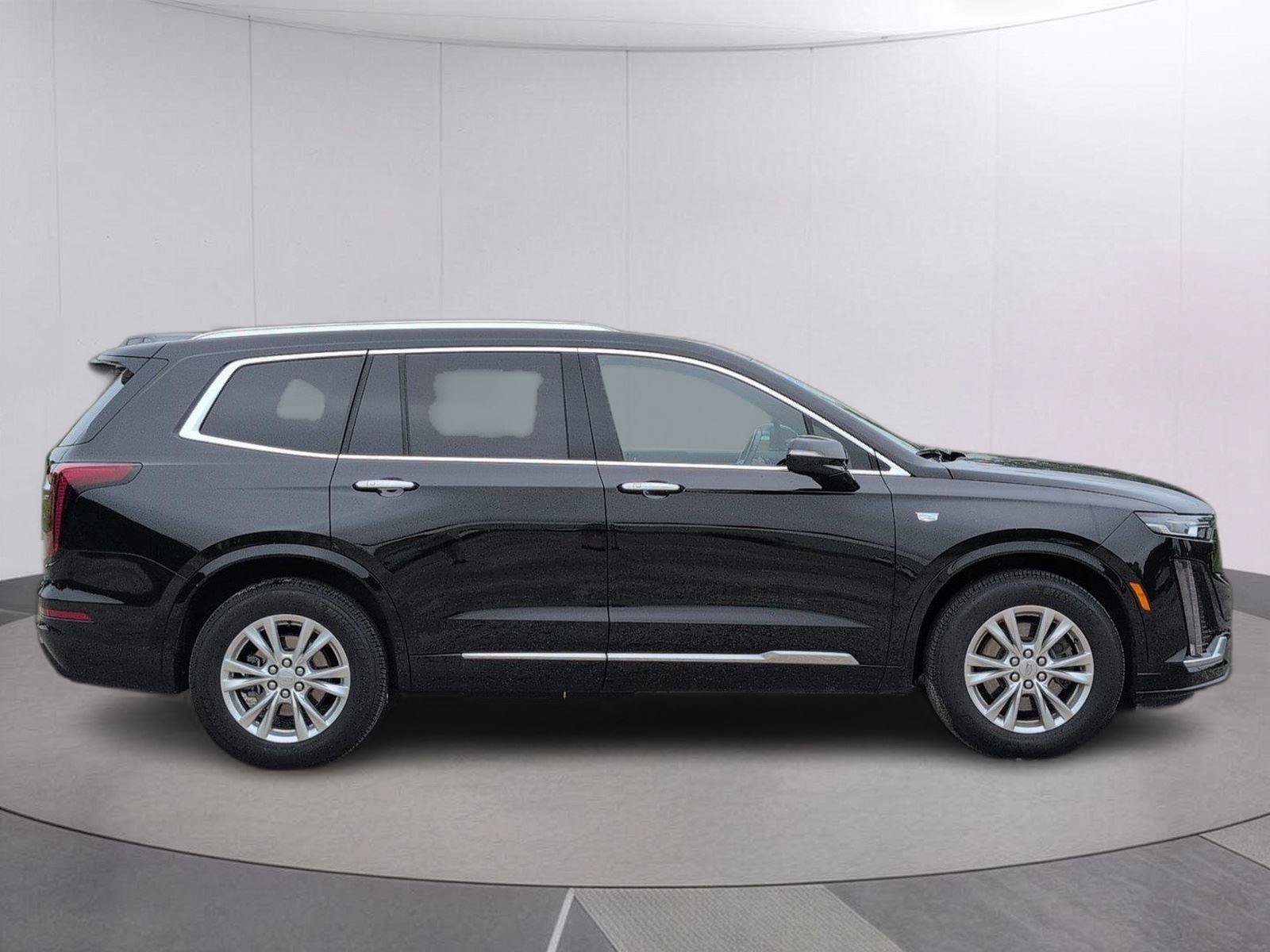 Certified 2024 Cadillac XT6 Luxury FWD image 8