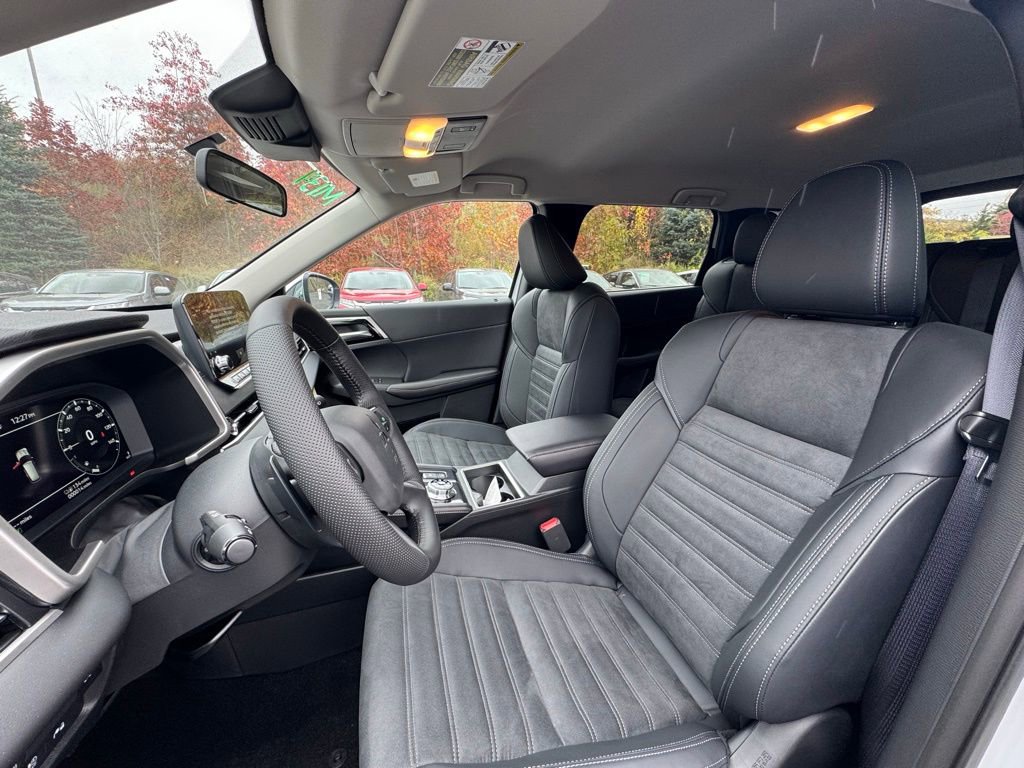 New 2025 Mitsubishi Outlander SE AWD/4WD image 8