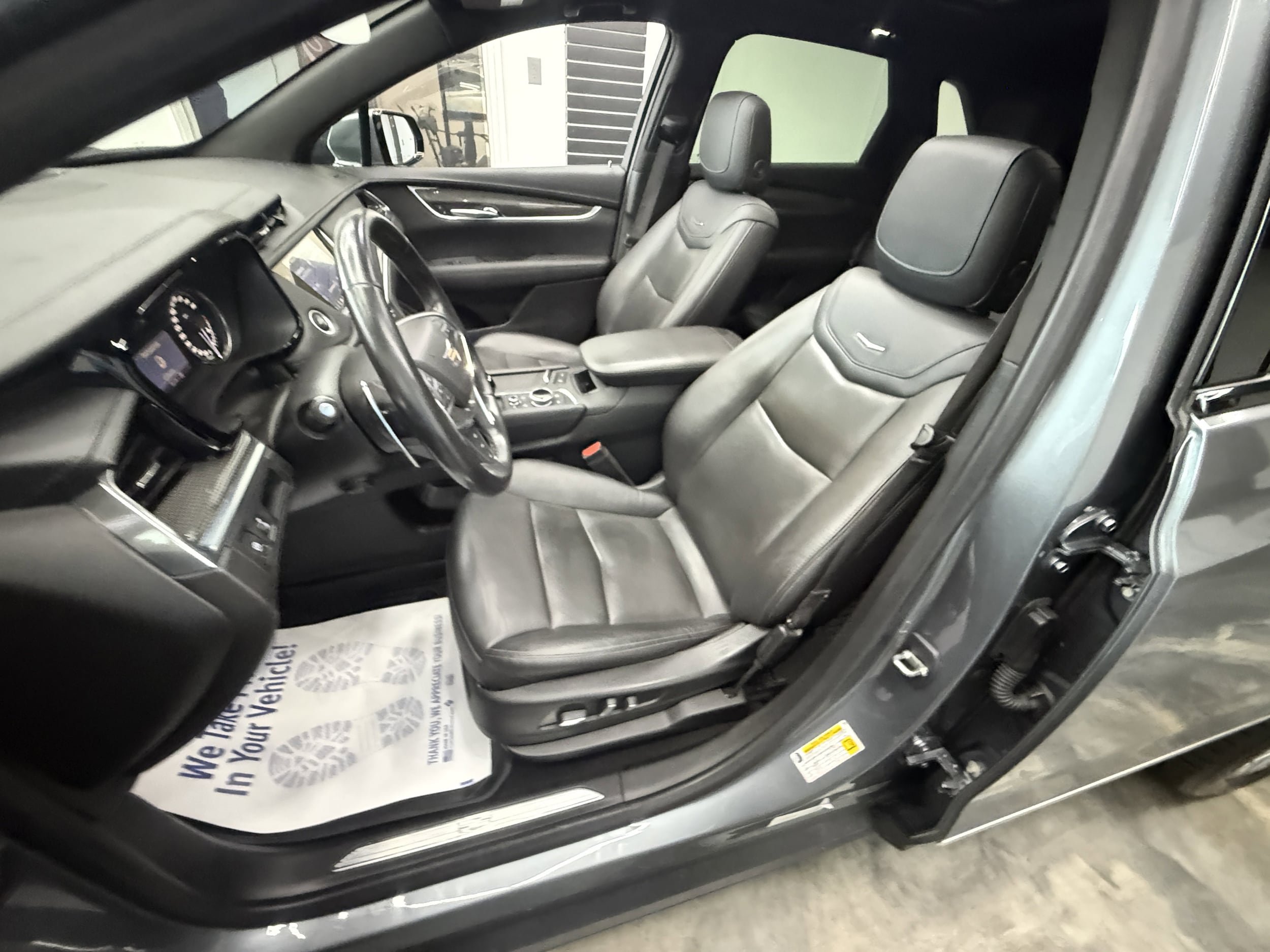 Used 2021 Cadillac XT5 Sportv w/ Platinum Package AWD/4WD image 12
