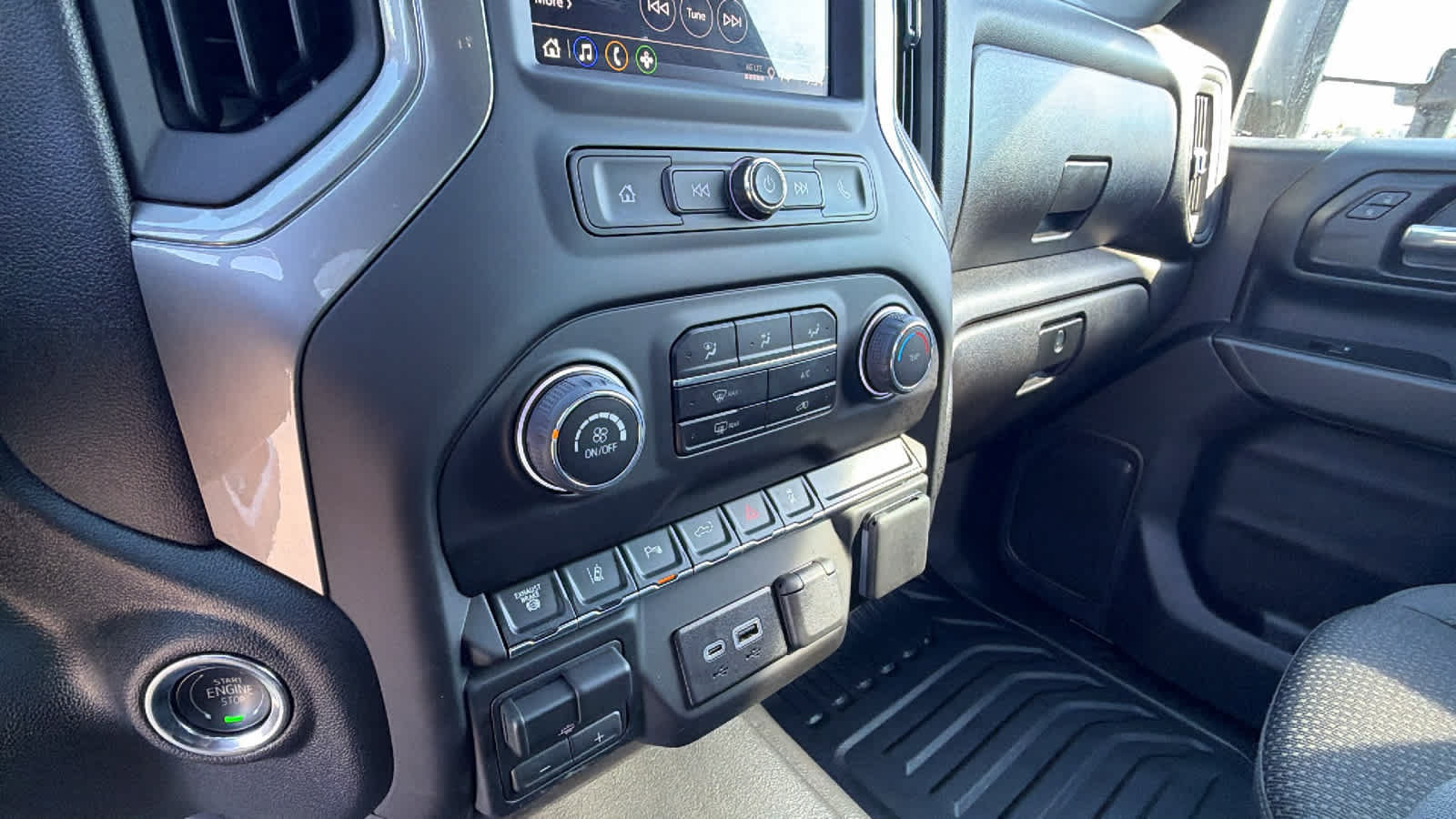 Used 2026 Chevrolet Silverado 3500 W/T AWD/4WD image 14
