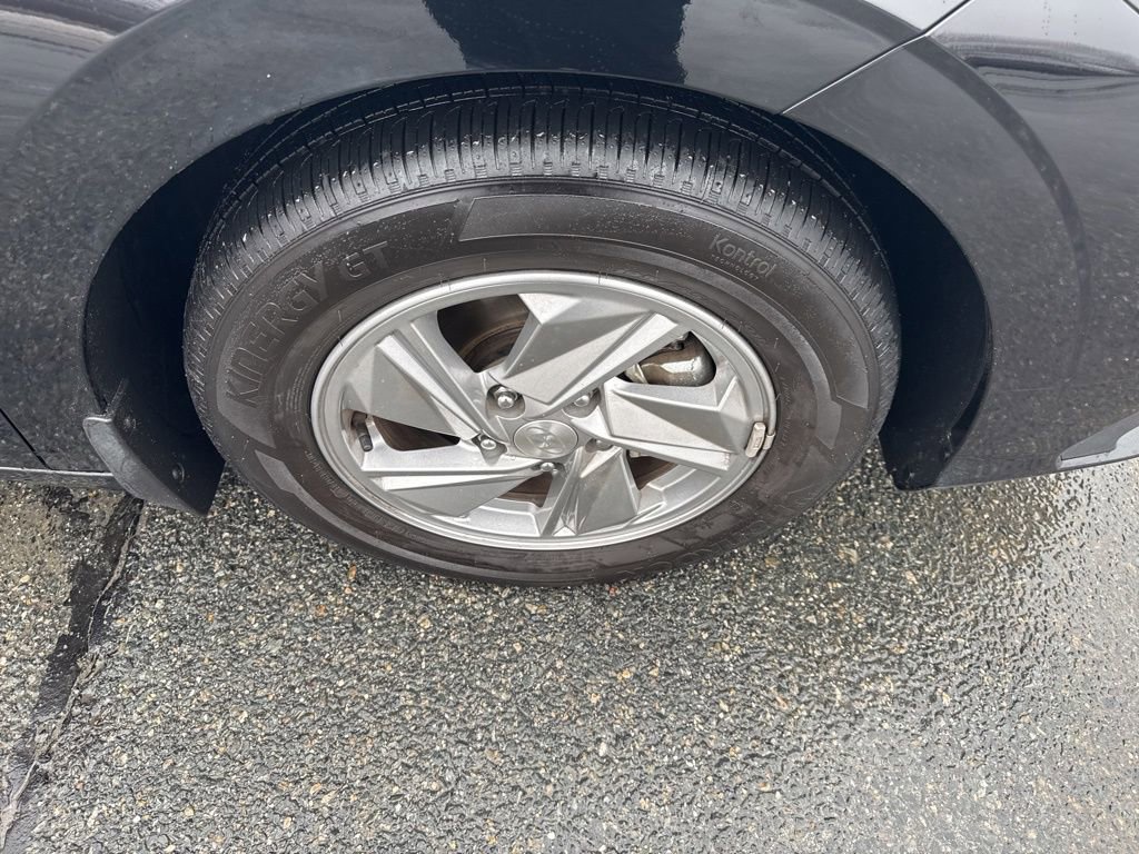 Used 2026 Hyundai Elantra SE image 12