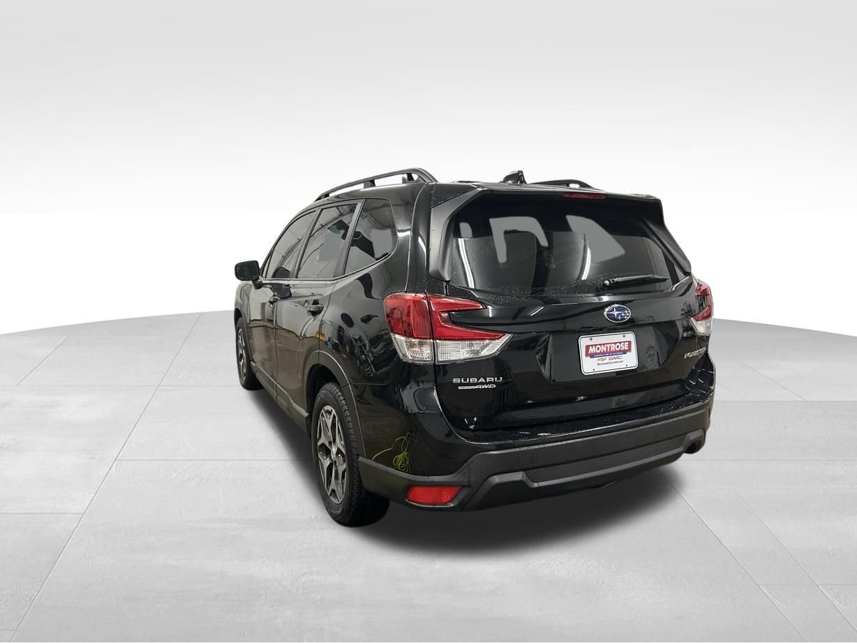 Used 2023 Subaru Forester Premium AWD/4WD image 3