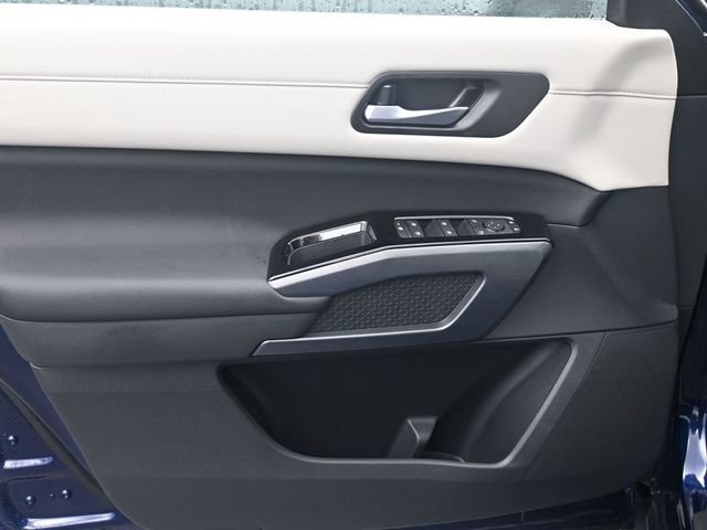 New 2026 Nissan Pathfinder SL FWD image 16