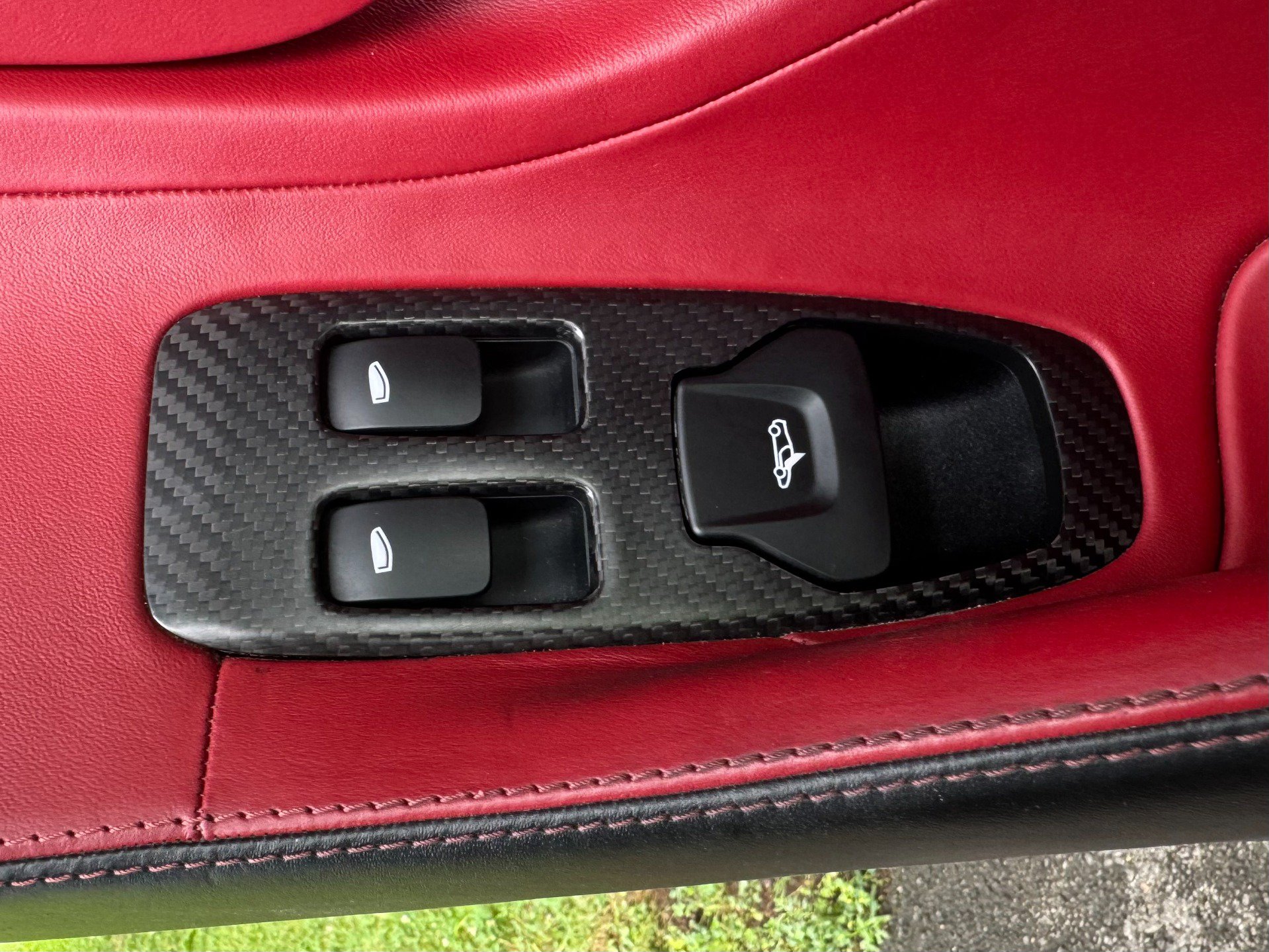 Used 2017 McLaren 570S Coupe RWD image 36