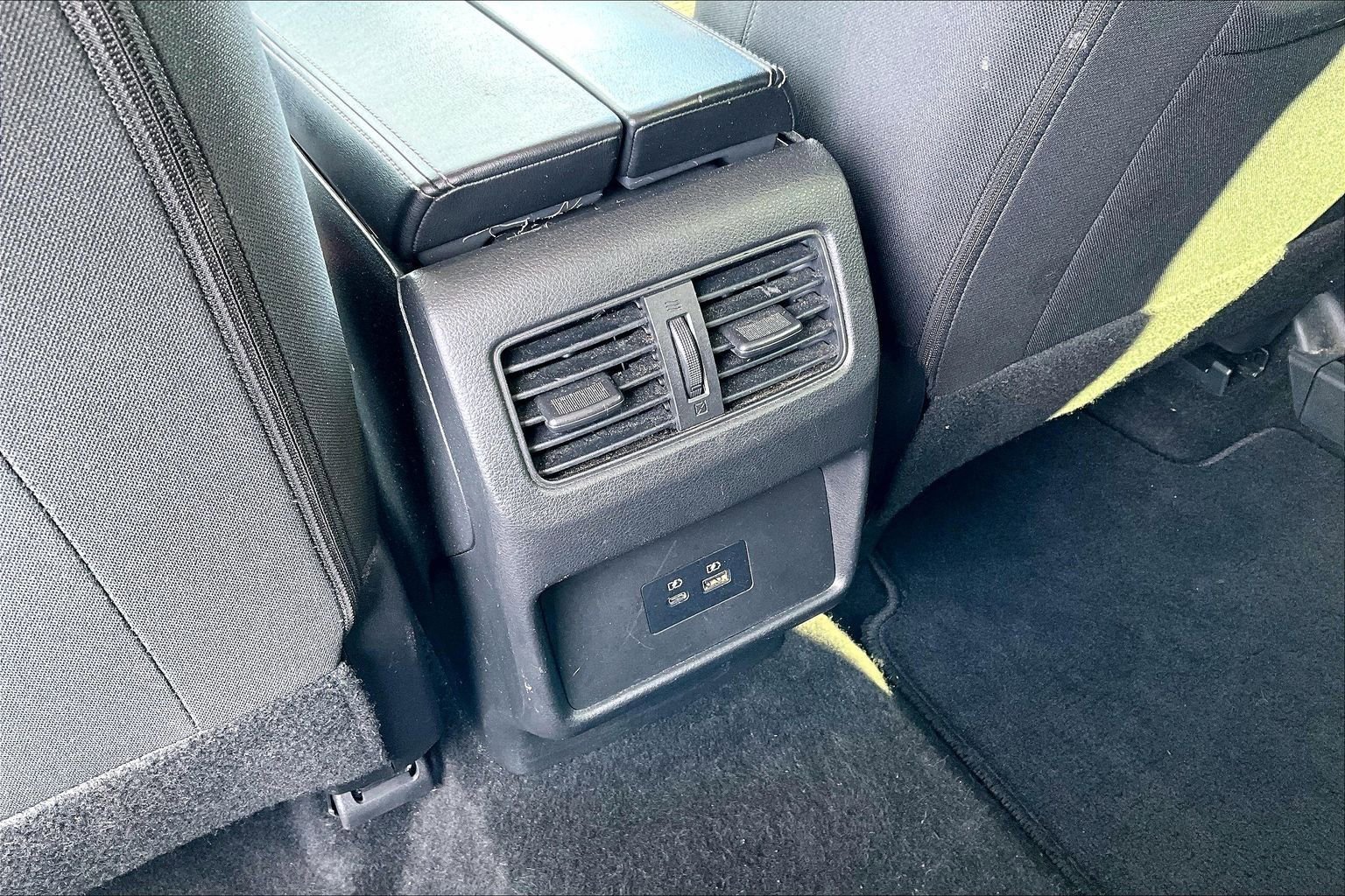 Used 2023 Nissan Rogue SV image 33