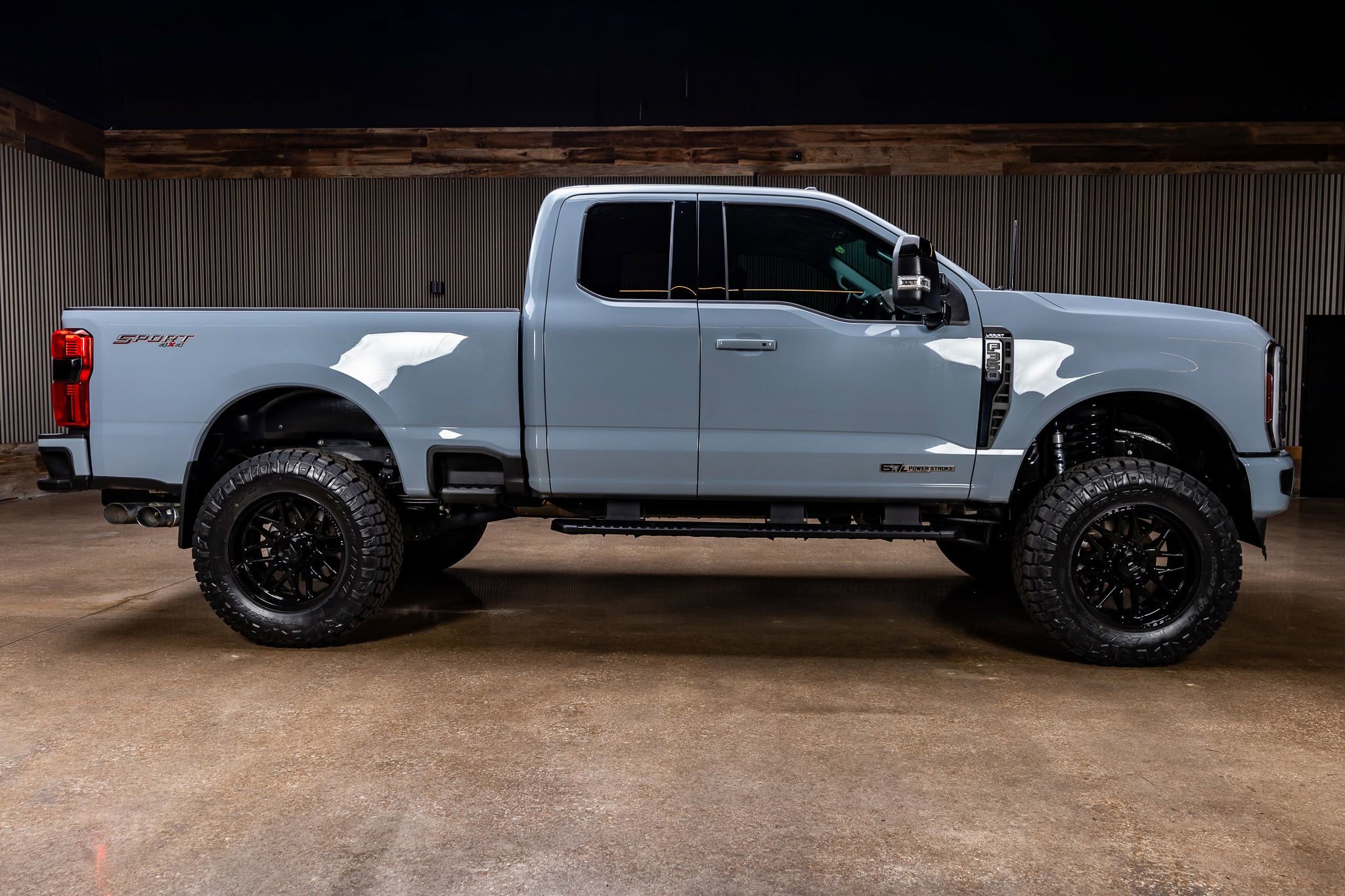 Used 2024 Ford F350 Lariat w/ Sport Appearance Package image 11