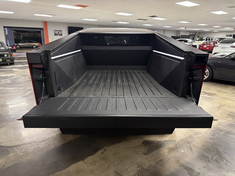 Used 2025 Tesla Cybertruck Cyberbeast AWD/4WD image 19