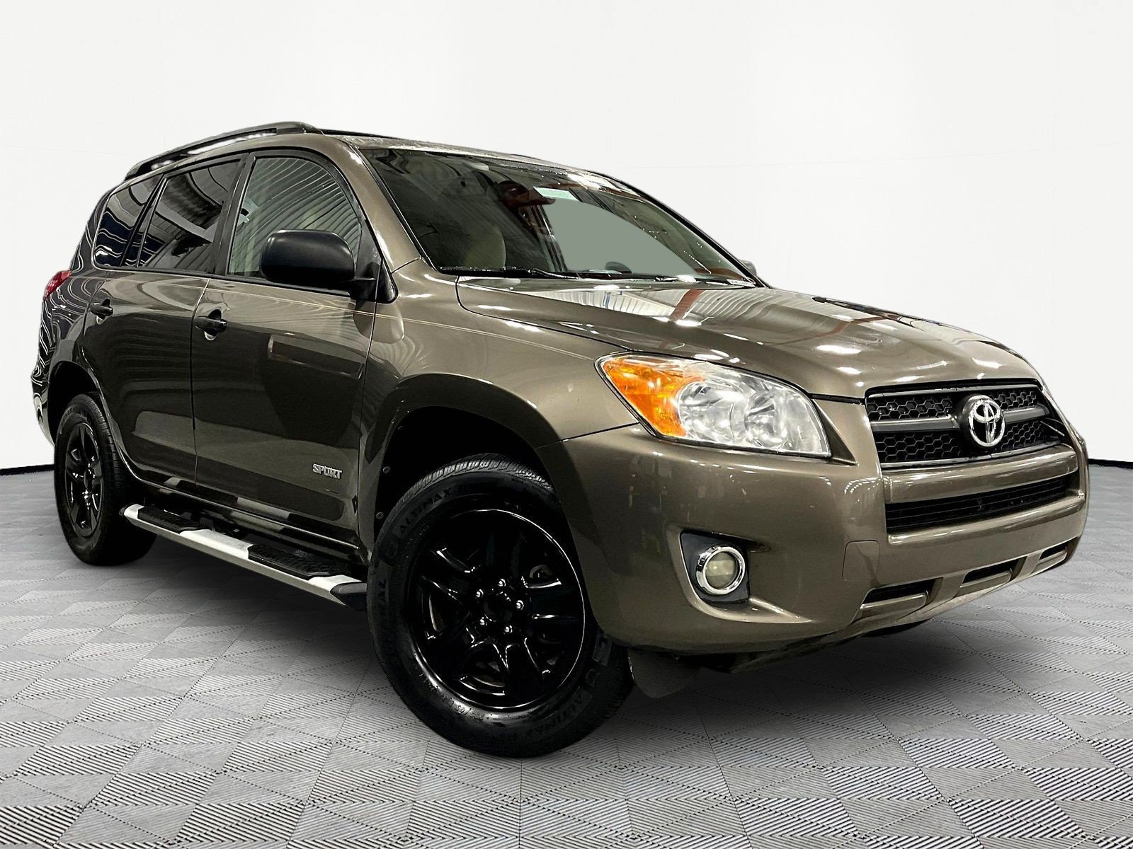 Used 2012 Toyota RAV4 FWD w/ Value Pkg image 3