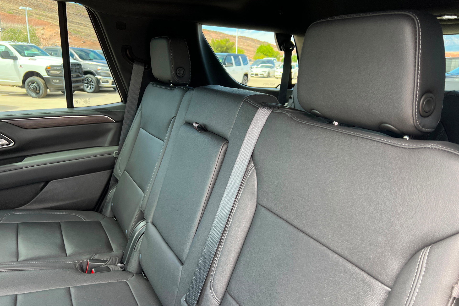 Used 2023 Chevrolet Tahoe LT w/ Luxury Package AWD/4WD image 21