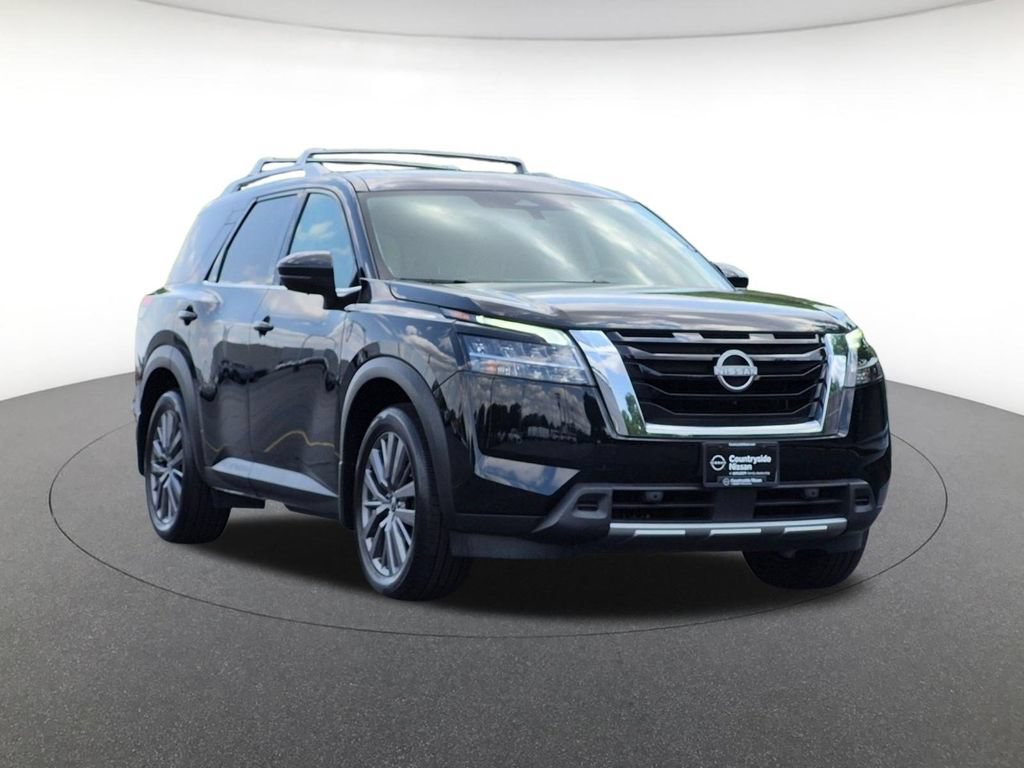 Used 2024 Nissan Pathfinder SL w/ SL Premium Package AWD/4WD image 3