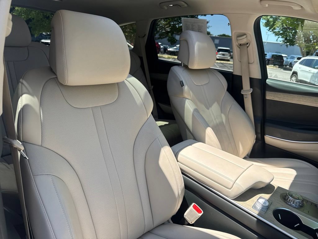 Certified 2025 Genesis GV80 2.5T Advanced AWD/4WD image 33
