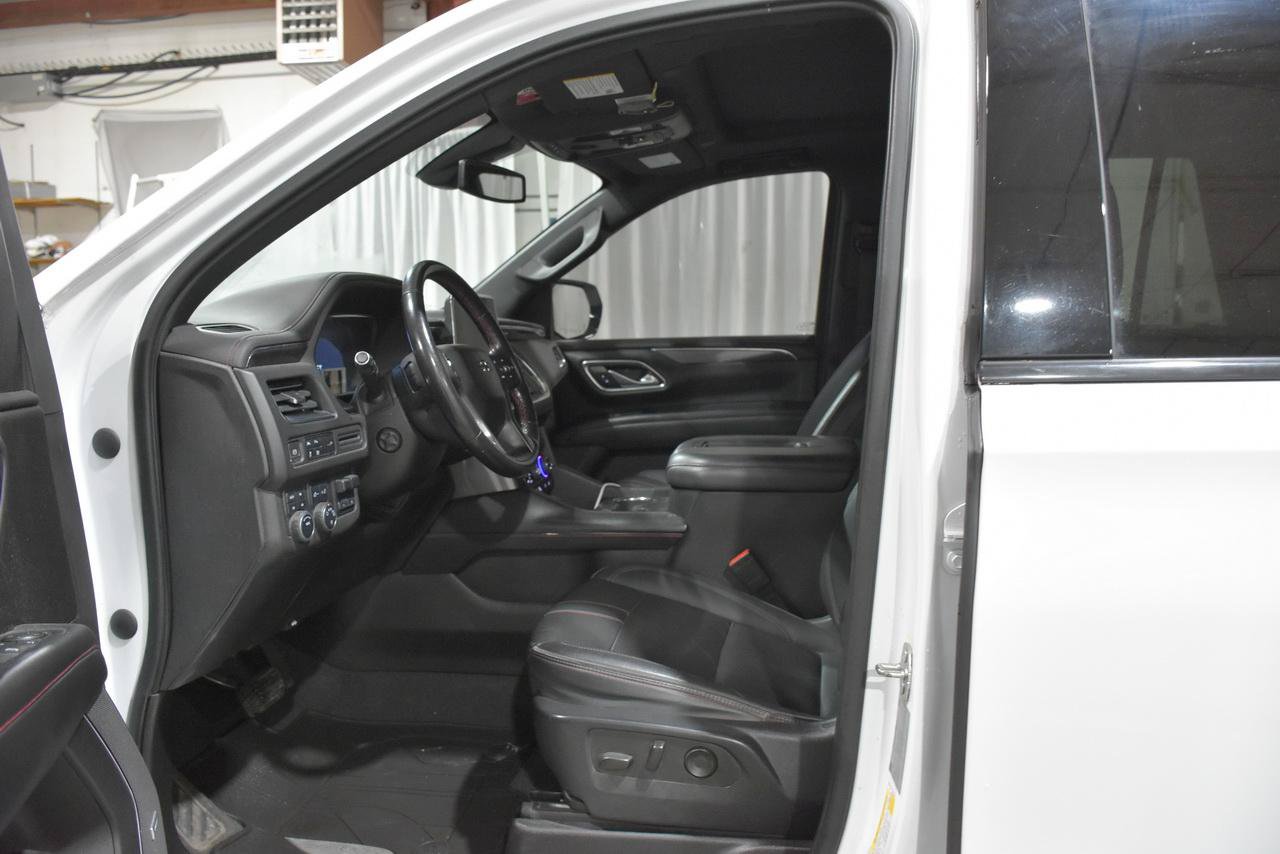 Used 2022 Chevrolet Tahoe RST w/ Luxury Package AWD/4WD image 31