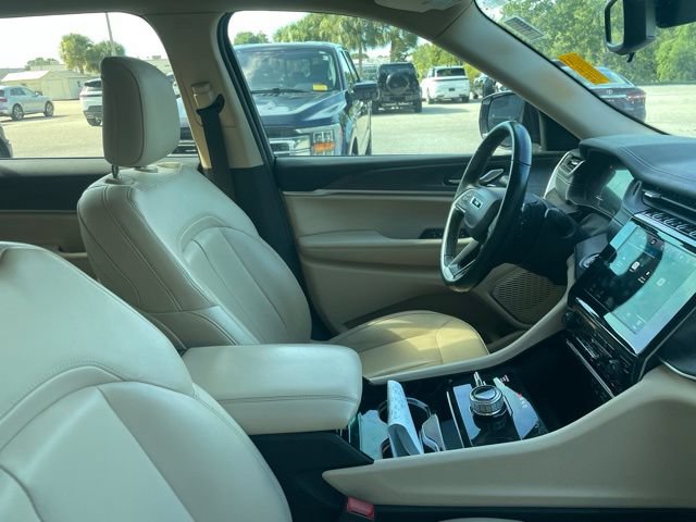 Used 2021 Jeep Grand Cherokee L Limited w/ MOPAR Finishing Package AWD/4WD image 8