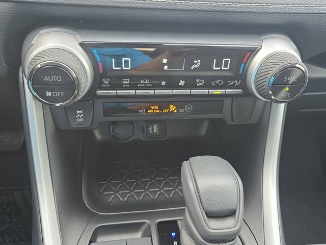 Used 2025 Toyota RAV4 LE image 23