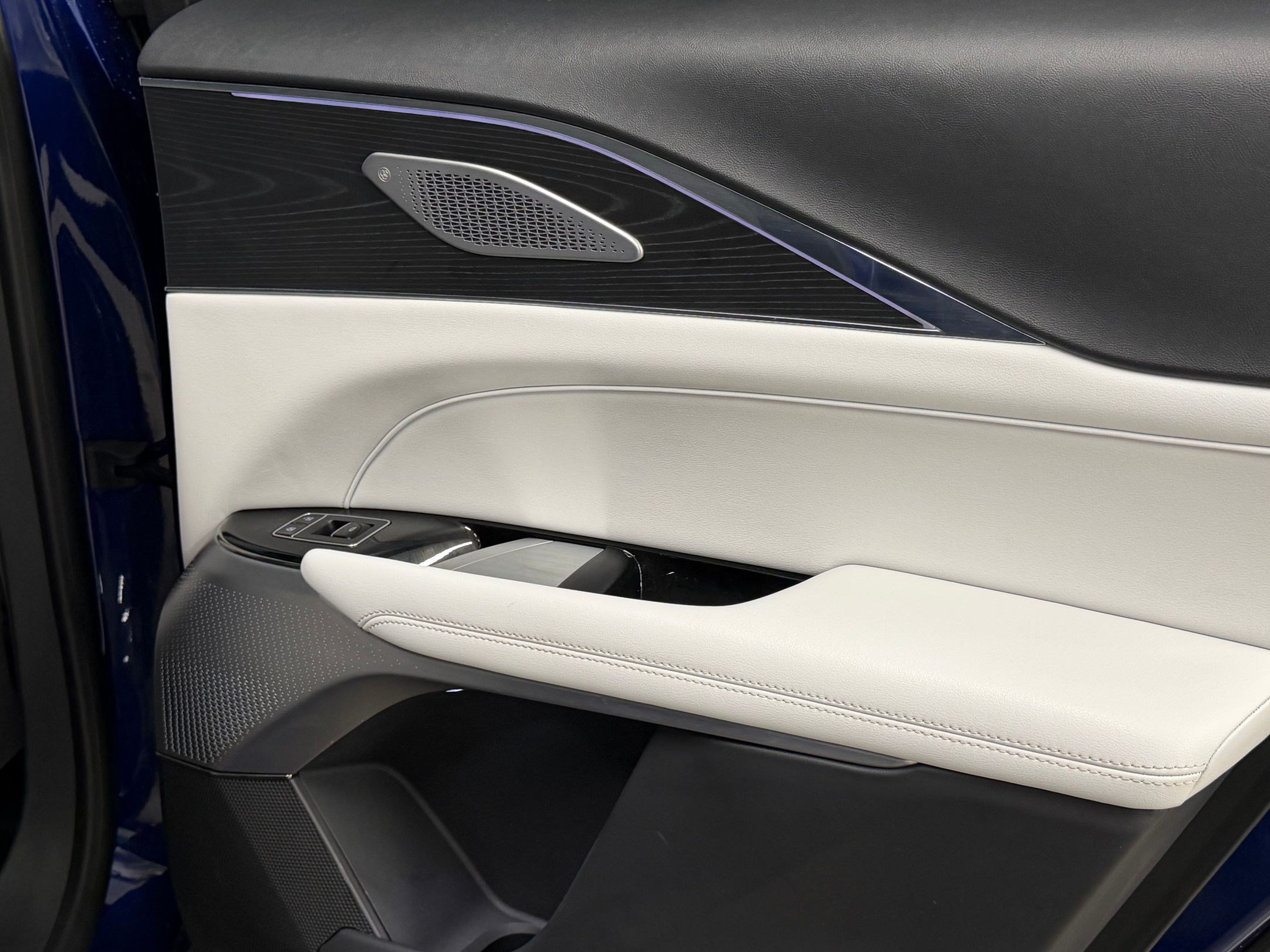 Certified 2024 Cadillac Lyriq Sport RWD image 43