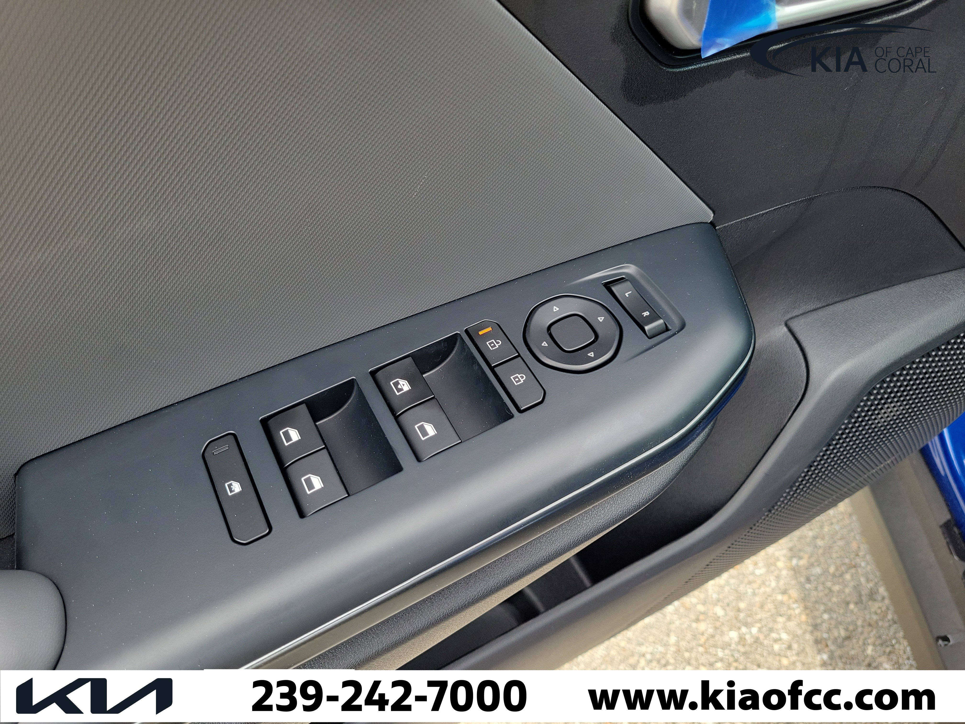 New 2025 Kia K4 LXS image 20