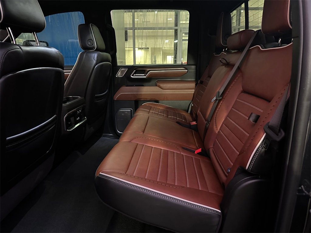 Used 2025 GMC Sierra 2500 Denali Ultimate image 15