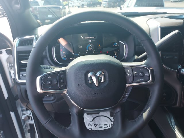 Used 2025 RAM 2500 Laramie AWD/4WD image 17