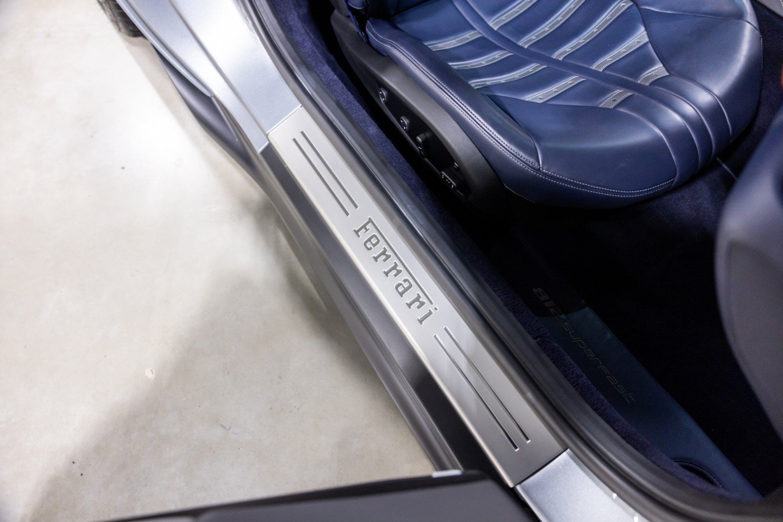 Used 2019 Ferrari 812 Superfast RWD image 29