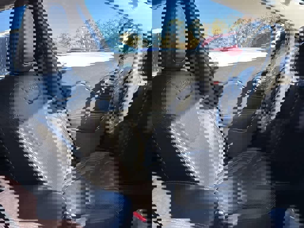 Used 2019 Jeep Cherokee Limited image 8