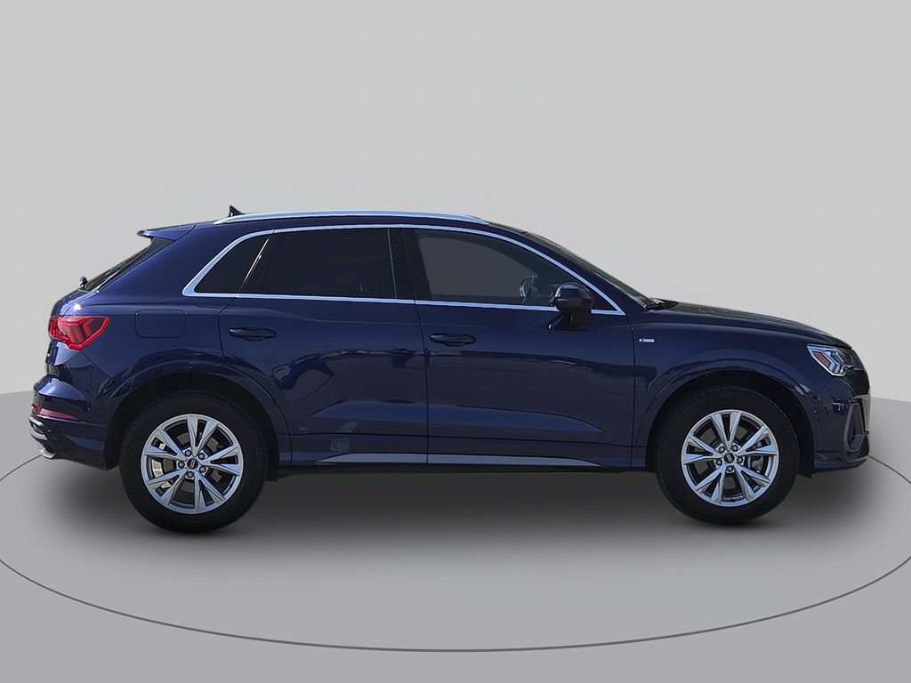 Used 2025 Audi Q3 2.0T Premium AWD/4WD image 2