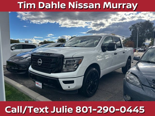 Used 2023 Nissan Titan SV w/ SV Convenience Package AWD/4WD image 3