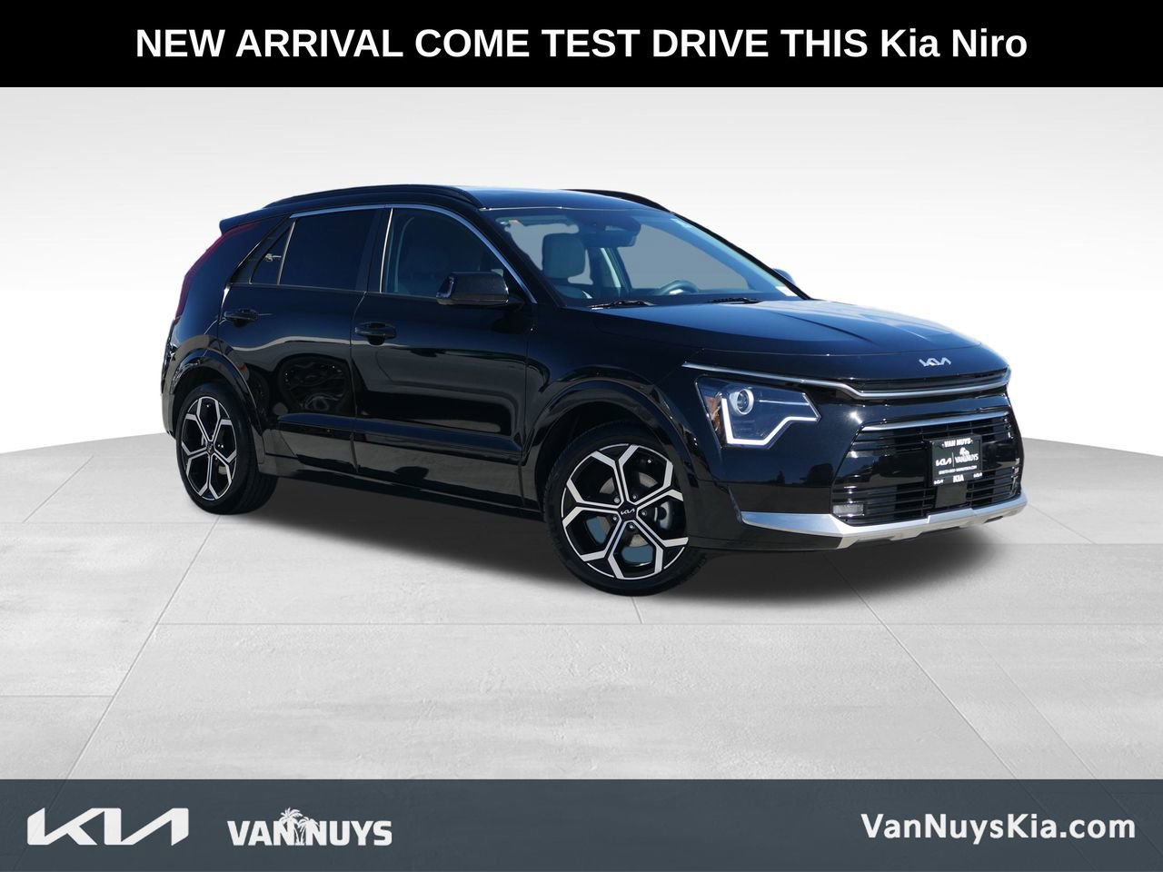Used 2023 Kia Niro EX Touring