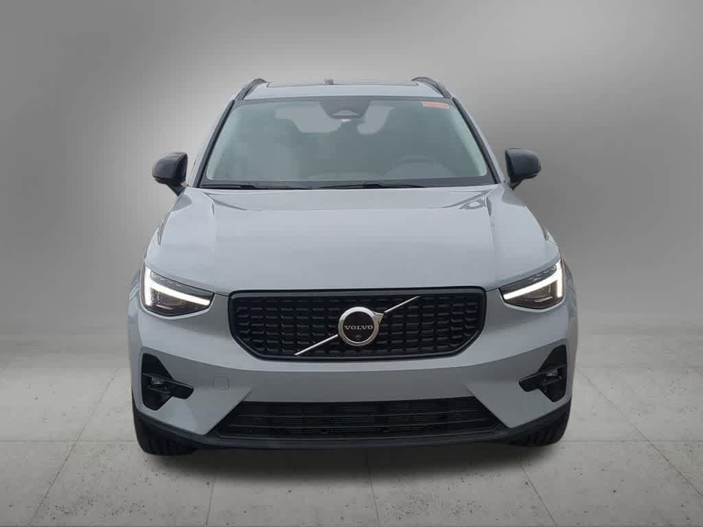 New 2026 Volvo XC40 B5 Plus w/ Protection Package Premier AWD/4WD image 9